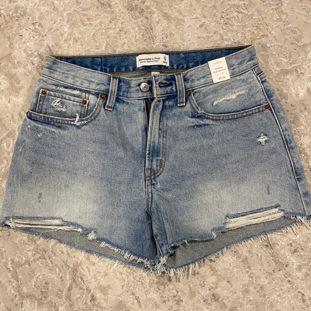 Abercrombie mid rise boyfriend shorts